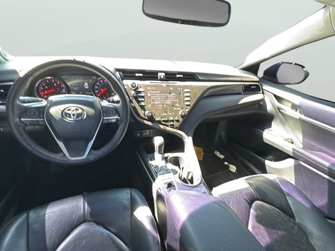 Used 2019 Toyota Camry XSE w/ Navigation Package FWD image 14