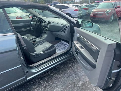 Used 2008 Chrysler Sebring Touring w/ Special Touring Group FWD image 8