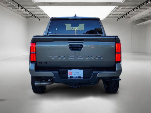 Used 2025 Toyota Tacoma TRD Sport AWD/4WD image 5