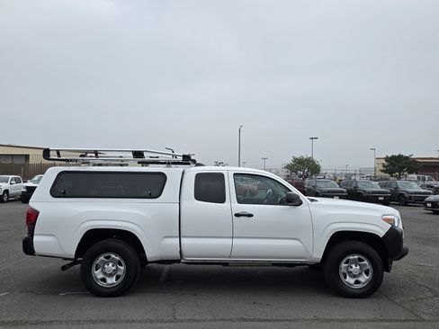 Used 2023 Toyota Tacoma SR image 8