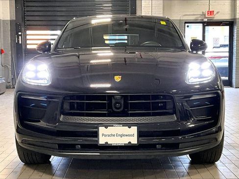 Certified 2023 Porsche Macan image 8