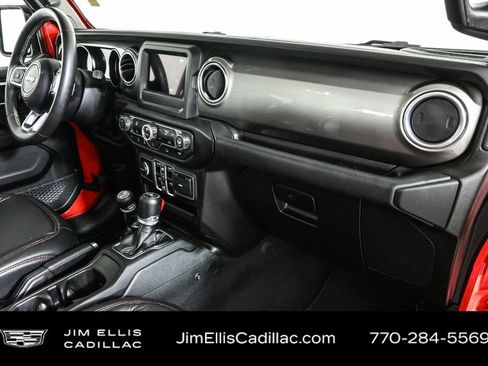 Used 2020 Jeep Wrangler Unlimited Sahara image 22