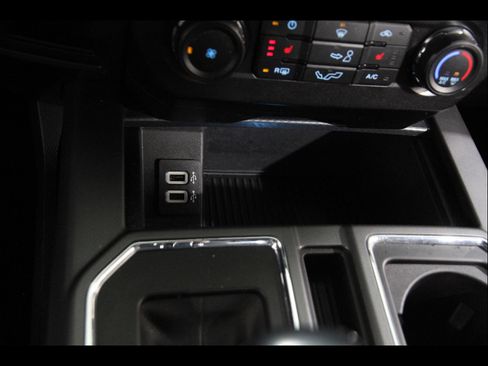 Used 2019 Ford F150 XLT w/ Equipment Group 302A Luxury AWD/4WD image 19
