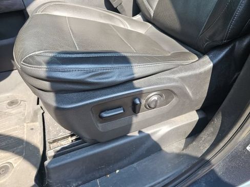 Used 2019 GMC Sierra 1500 SLT RWD image 17