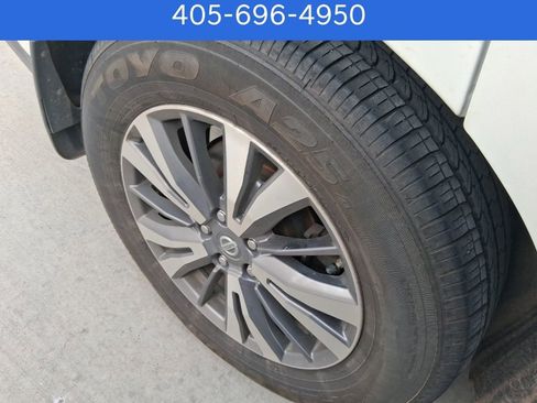 Used 2019 Nissan Pathfinder SL w/ Cargo Package image 15