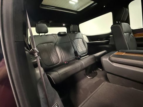 Used 2024 Jeep Grand Wagoneer Series III w/ Rear Seat Video Group 1 AWD/4WD image 67