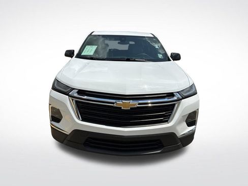 Used 2022 Chevrolet Traverse LS FWD image 2