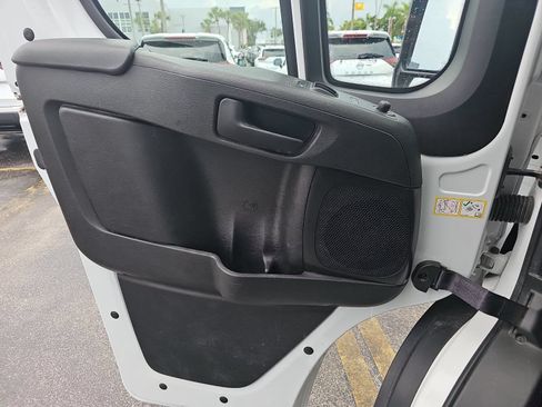 Used 2025 RAM ProMaster 2500 w/ Convenience Group FWD image 24