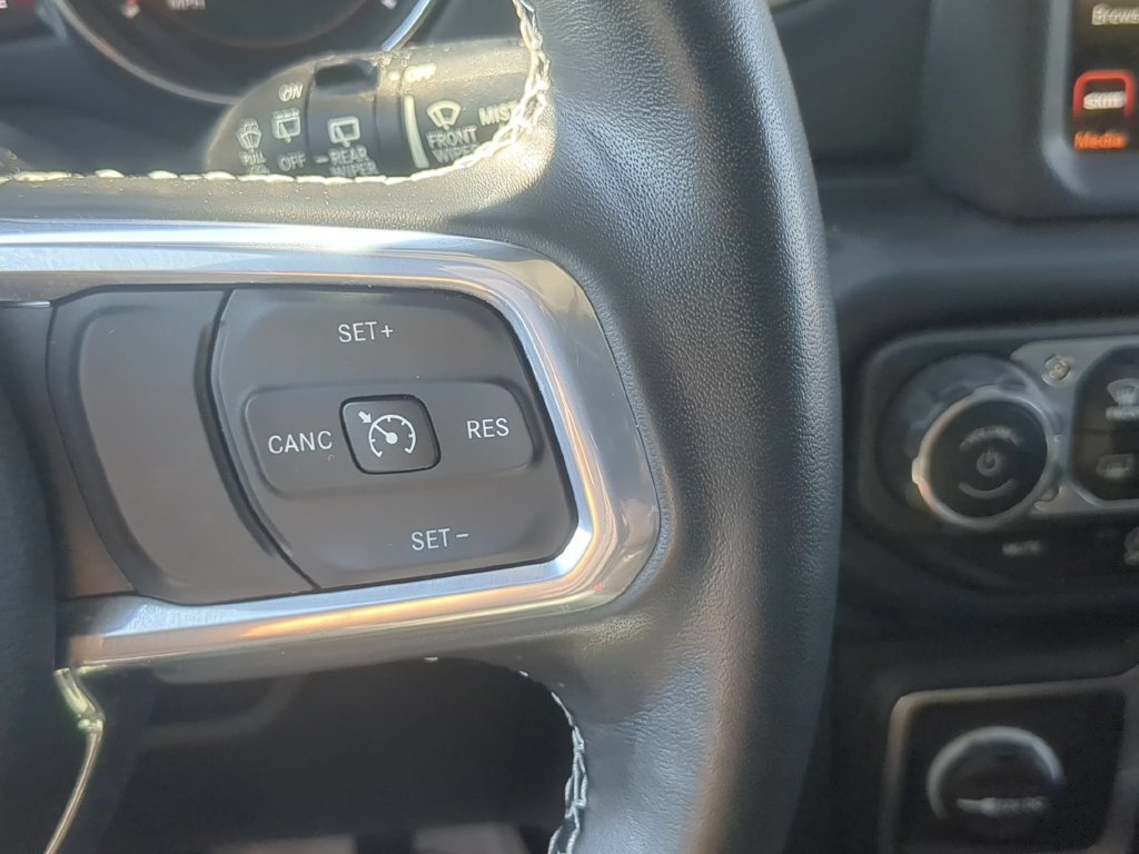 Used 2022 Jeep Wrangler Unlimited Sahara w/ LED Lighting Group AWD/4WD image 16