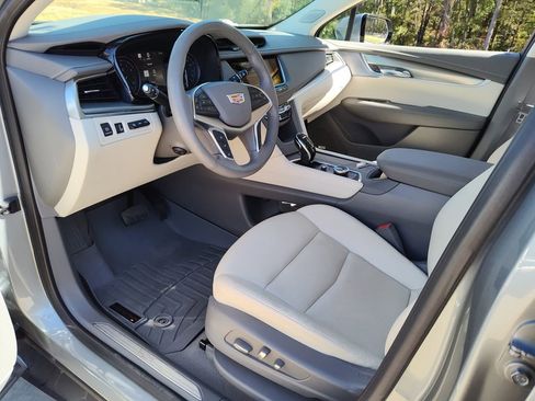 Used 2024 Cadillac XT5 Premium Luxury w/ Technology Package image 2