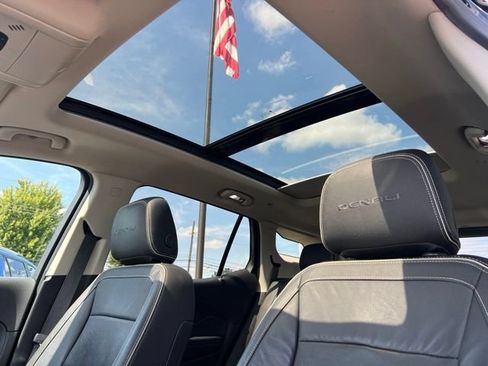 Used 2020 GMC Terrain Denali w/ Denali Premium Package AWD/4WD image 23