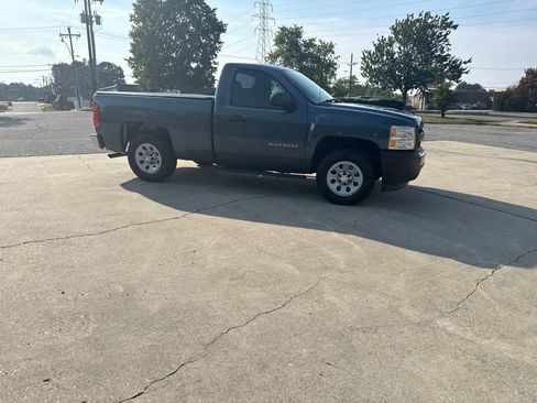 Used 2011 Chevrolet Silverado 1500 W/T RWD image 5
