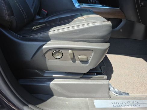 Used 2022 Chevrolet Silverado 1500 High Country image 38