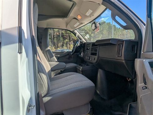 Used 2021 Chevrolet Express 3500 w/ Power Convenience Package image 16