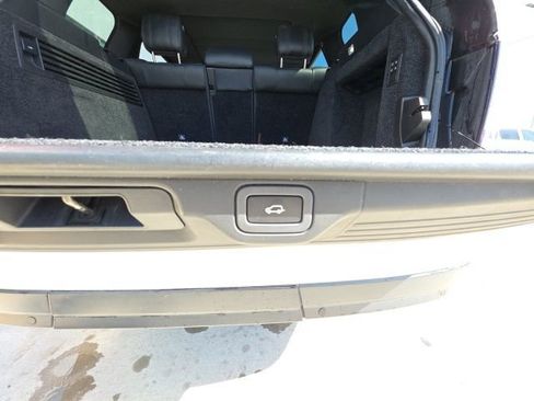 Used 2017 Land Rover Range Rover HSE image 29