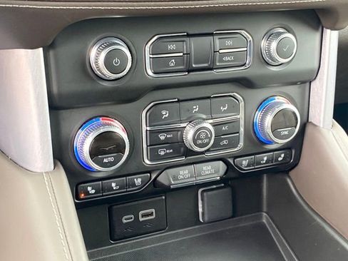 Certified 2024 GMC Yukon SLT image 12