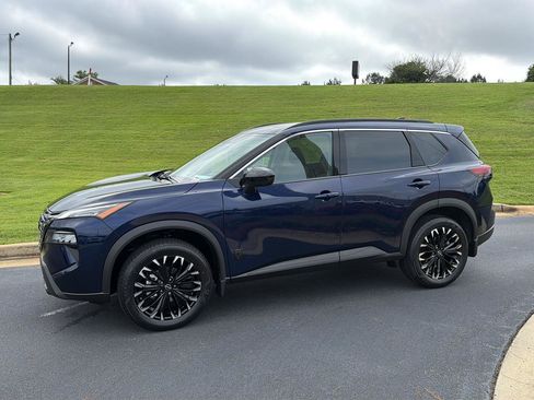 New 2026 Nissan Rogue Dark Armor FWD image 3