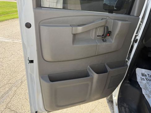 Used 2020 Chevrolet Express 3500 w/ Power Convenience Package RWD image 16