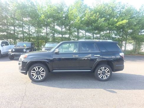 Used 2024 Toyota 4Runner Limited AWD/4WD image 2