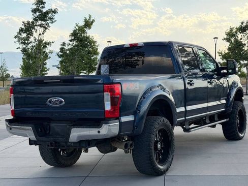 Used 2017 Ford F250 Lariat w/ Lariat Ultimate Package AWD/4WD image 5