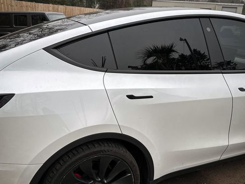 Used 2022 Tesla Model Y Performance image 17