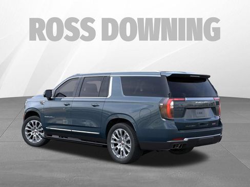 Used 2026 GMC Yukon XL Denali w/ Sun & Power Step Package AWD/4WD image 3