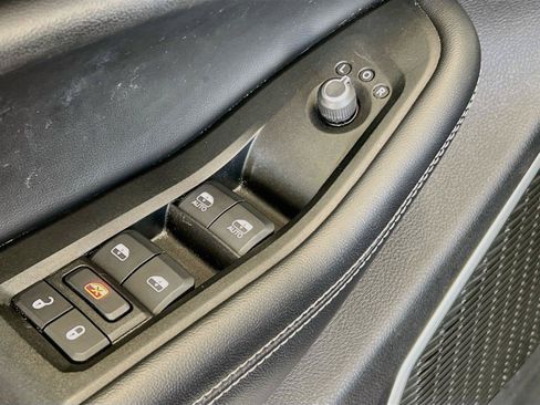 Used 2021 Jeep Grand Cherokee L Limited AWD/4WD image 19