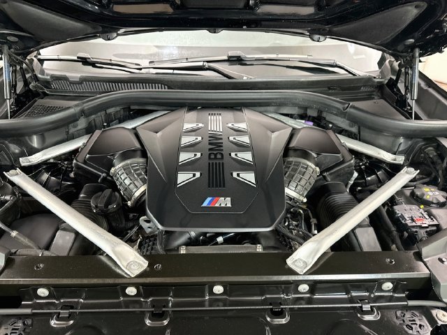 Used 2025 BMW X5 M60i AWD/4WD image 32