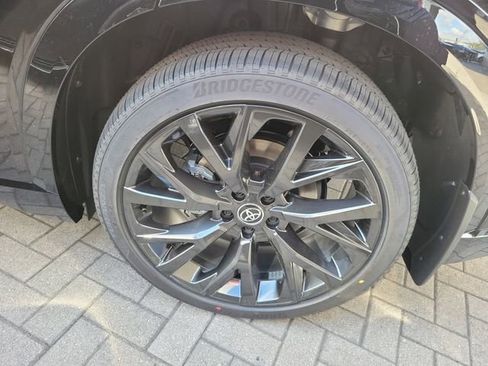 New 2026 Toyota Crown Signia Limited image 5