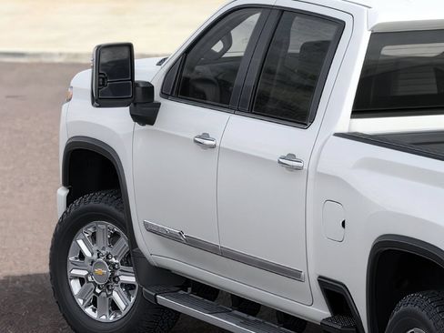 New 2026 Chevrolet Silverado 2500 High Country w/ High Country Premium Package AWD/4WD image 6