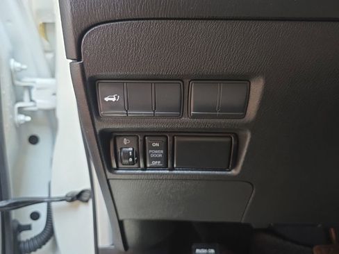 Used 2017 Nissan Armada SL image 26