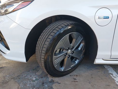 Used 2019 Hyundai Sonata Limited image 31