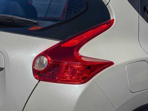 Used 2013 Nissan Juke S FWD image 8