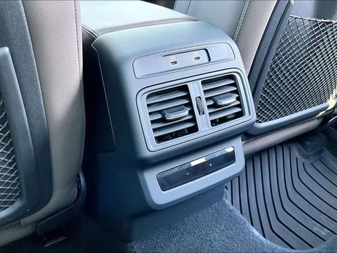 Used 2025 Audi Q5 Premium w/ Convenience Package image 10