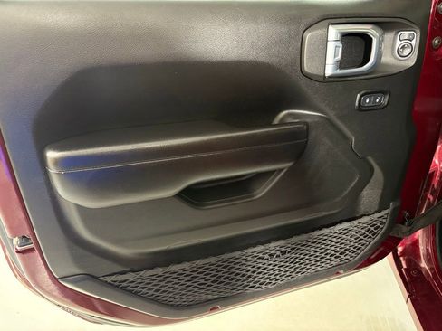 Used 2021 Jeep Gladiator Sport image 16