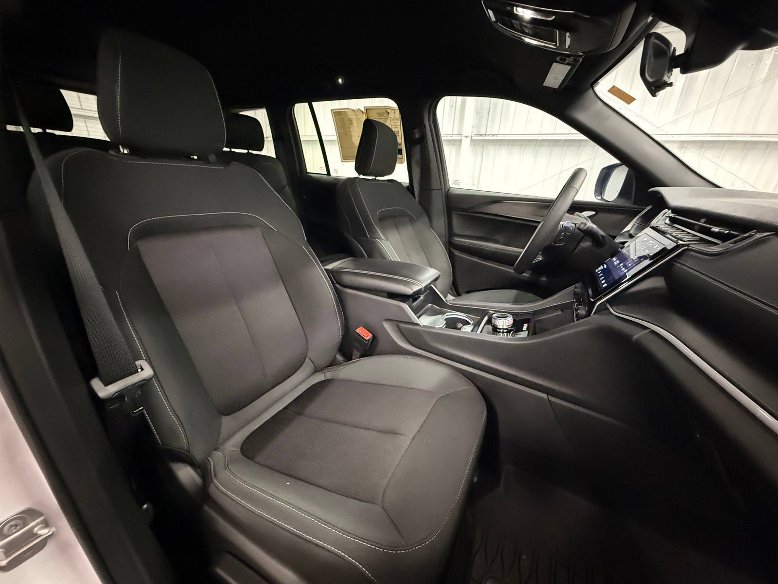 Used 2025 Jeep Grand Cherokee Laredo w/ MOPAR Finishing Package RWD image 26