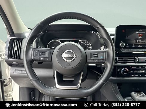 Certified 2024 Nissan Pathfinder SV FWD image 40
