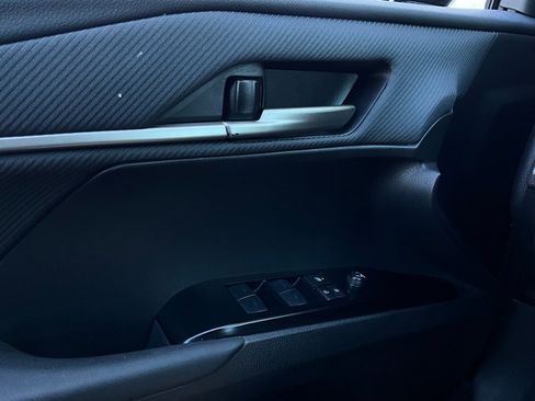 Used 2025 Toyota Camry SE image 21