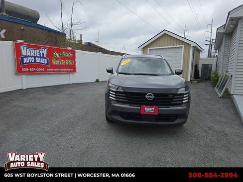 Used 2025 Nissan Kicks SR AWD/4WD image 1
