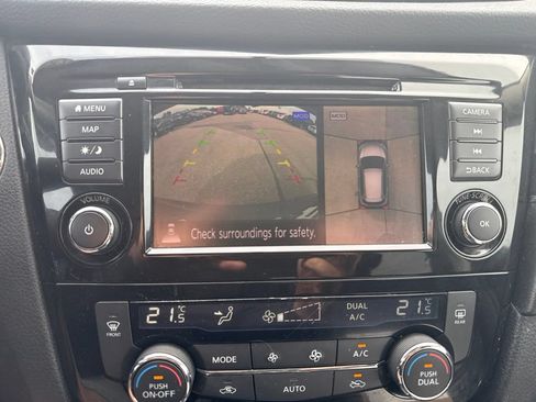 Used 2018 Nissan Rogue SV AWD/4WD image 20