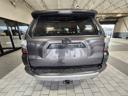 Used 2018 Toyota 4Runner TRD Off-Road Premium AWD/4WD image 5