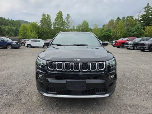 Used 2024 Jeep Compass Limited AWD/4WD image 2