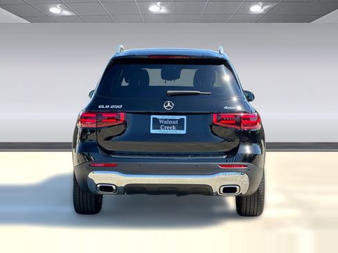 Certified 2024 Mercedes-Benz GLB 250 4MATIC image 10
