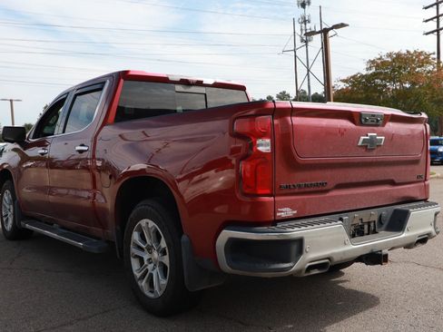 Used 2022 Chevrolet Silverado 1500 LTZ w/ LTZ Premium Package AWD/4WD image 3
