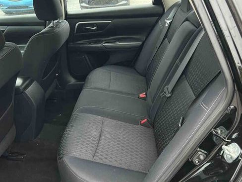 Used 2018 Nissan Altima 2.5 SV FWD image 11