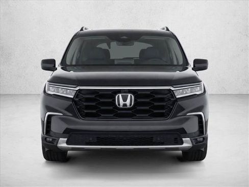 Used 2023 Honda Pilot Touring image 2