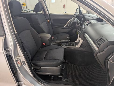 Used 2015 Subaru Forester 2.5i Premium AWD/4WD image 19