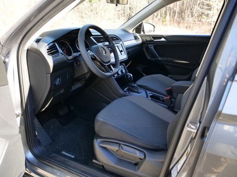 Used 2020 Volkswagen Tiguan S image 20