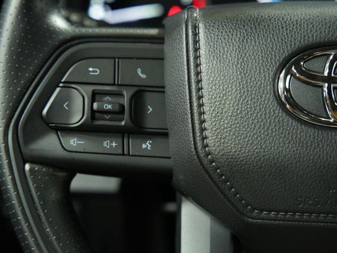 Used 2025 Toyota Tundra SR AWD/4WD image 36