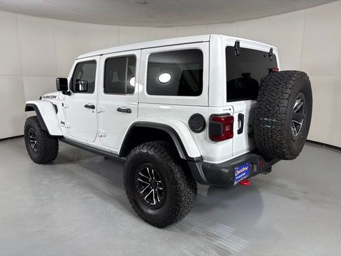 Used 2024 Jeep Wrangler Unlimited Rubicon AWD/4WD image 6